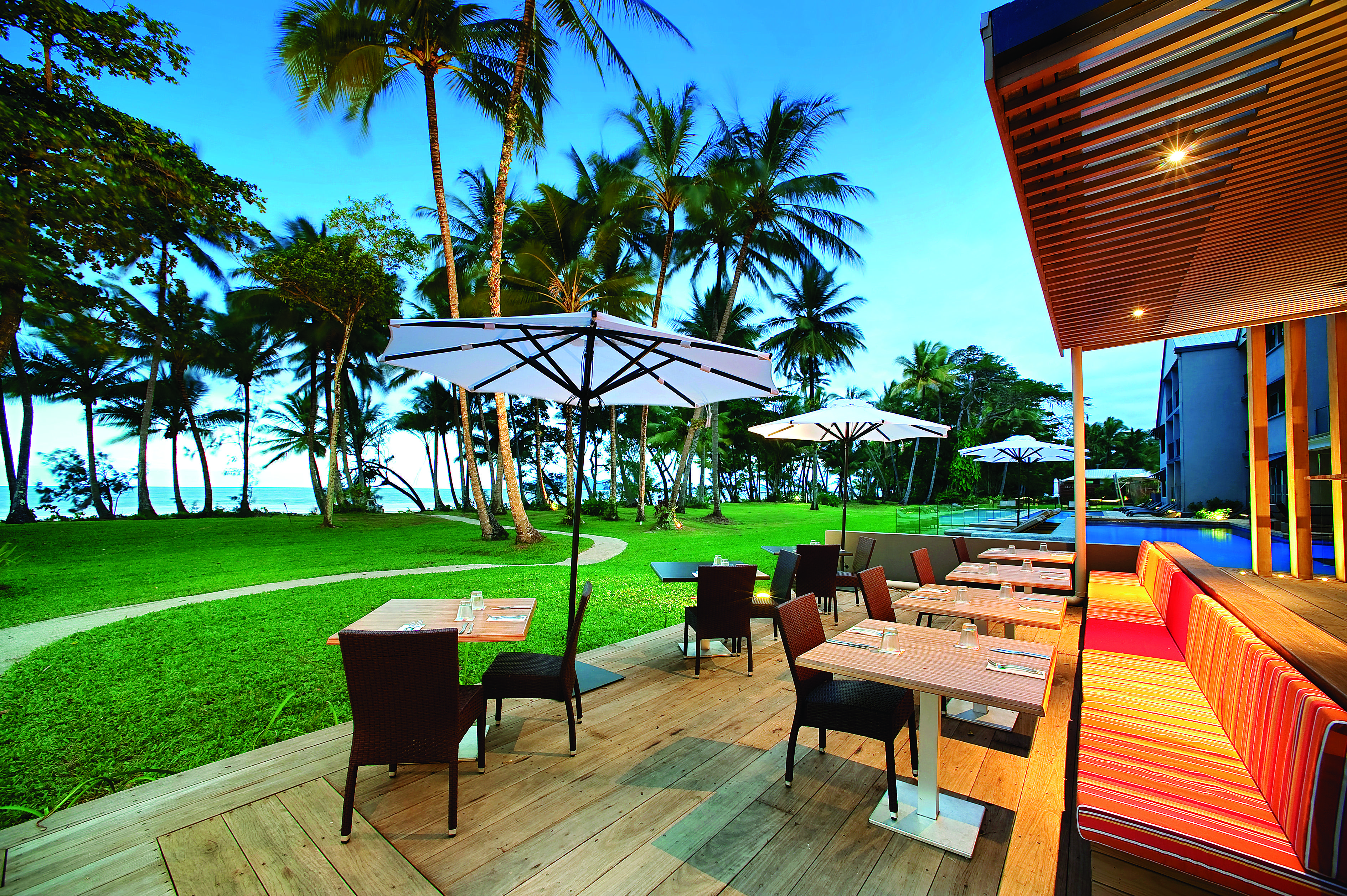 Castaways Resort & Spa On Mission Beach Exteriör bild