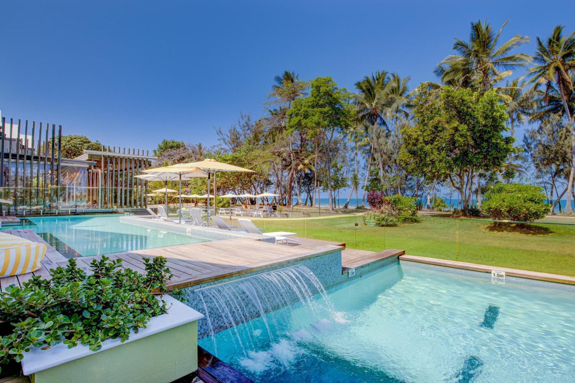 Castaways Resort & Spa On Mission Beach Exteriör bild